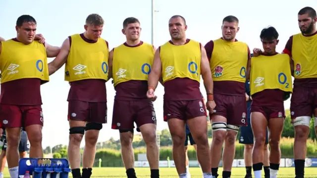 Ellis Genge and England players