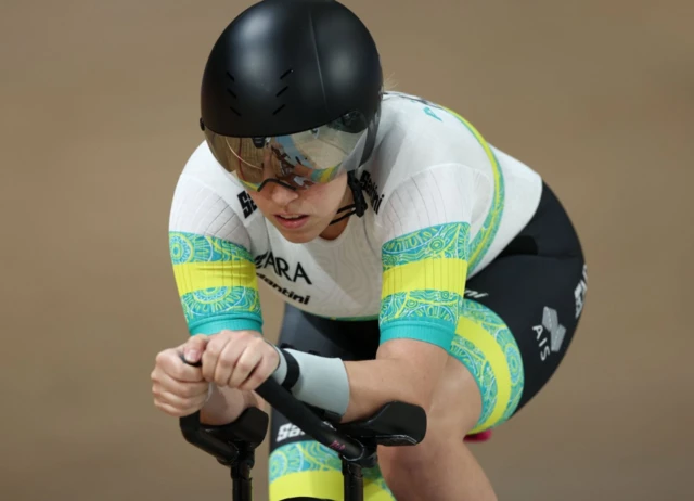 Amanda Reid cycling in the Women's C2 500m time trial