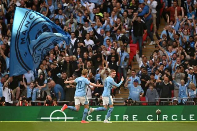 Cole Palmer scores for Man City