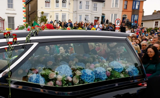 Many fans laid flowers and handwritten notes, thanking Sinead O'Connor for sharing her voice and her music