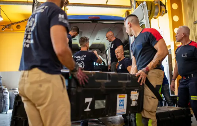 The United Firefighters Without Borders, prepares the expedition to travel to Morocco on a mission to find people under rubble with dogs - 9 September 2023