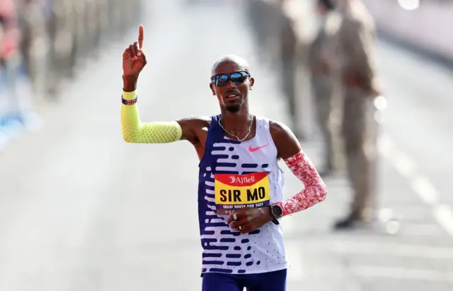 Sir Mo Farah finishes his final race, 2023 Great North Run