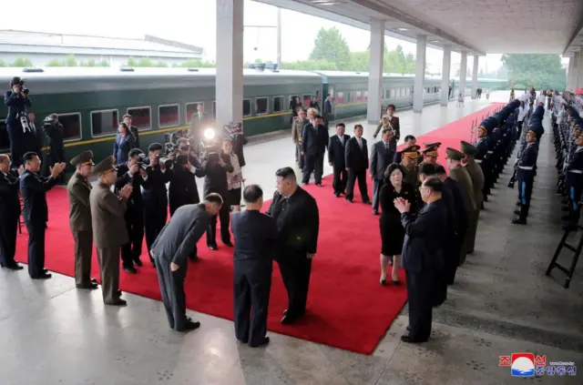 Accompanied by government officials, Kim Jong Un departs Pyongyang for Vladivostock