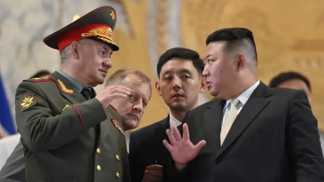 Sergei Shoigu and Kim Jong Un in Pyongyang