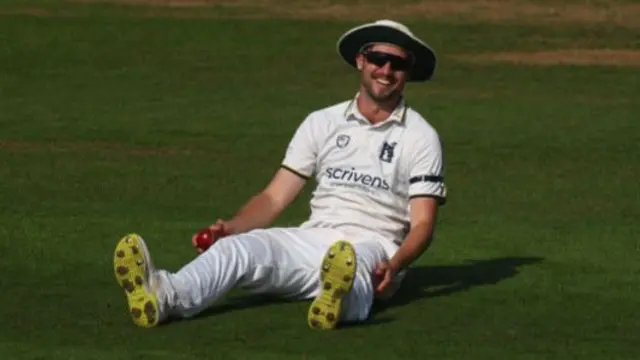 Warwickshire all-rounder Ed Barnard