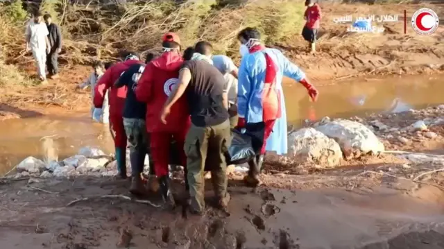 Libyan Red Crescent volunteers