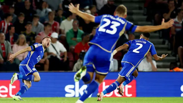 Leicester celebrate Jamie Vardy's goal