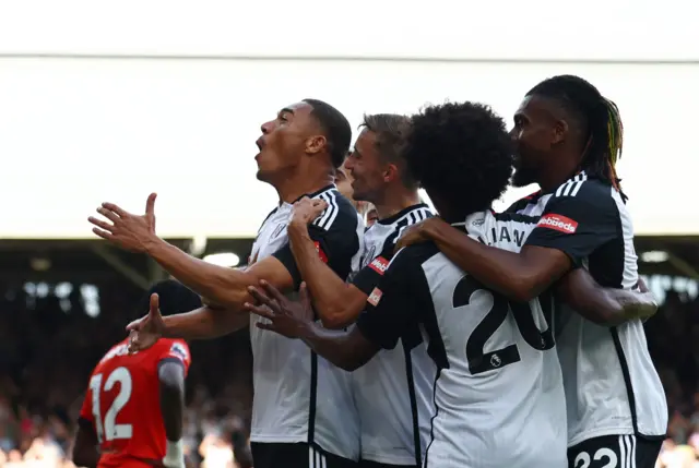 Carlos Vinicius celebrates his goal