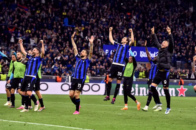 Inter players celebrate reaching the Champions League final