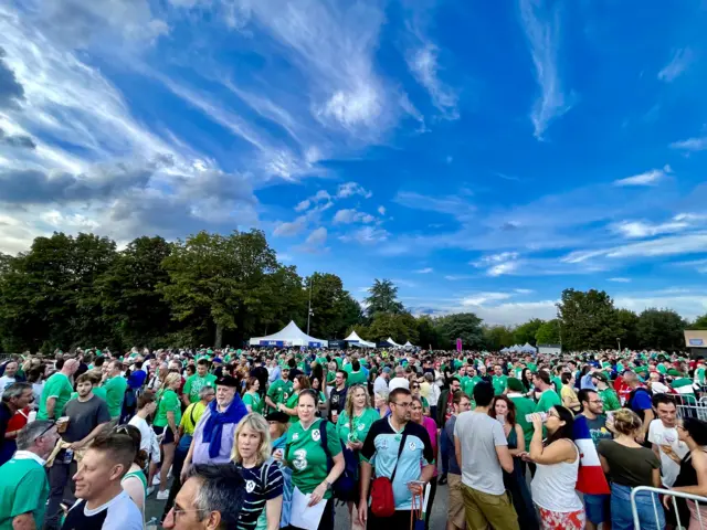 Ireland fans outside the Stade de la Beaujoire