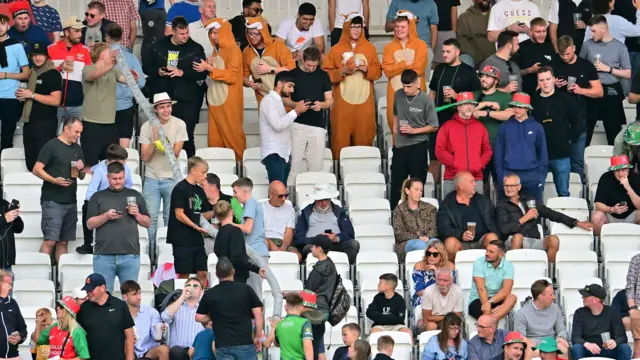 Crowd at Hampshire against Leicestershire