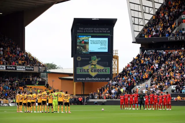 A minute's silence observed at Molineux