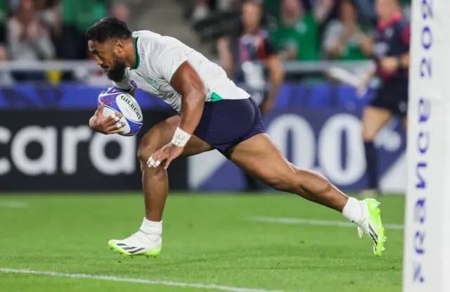 Bundee Aki