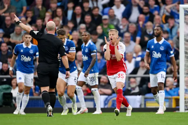 Zinchenko demands a penalty