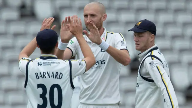 Oliver Hannon-Dalby takes a wicket