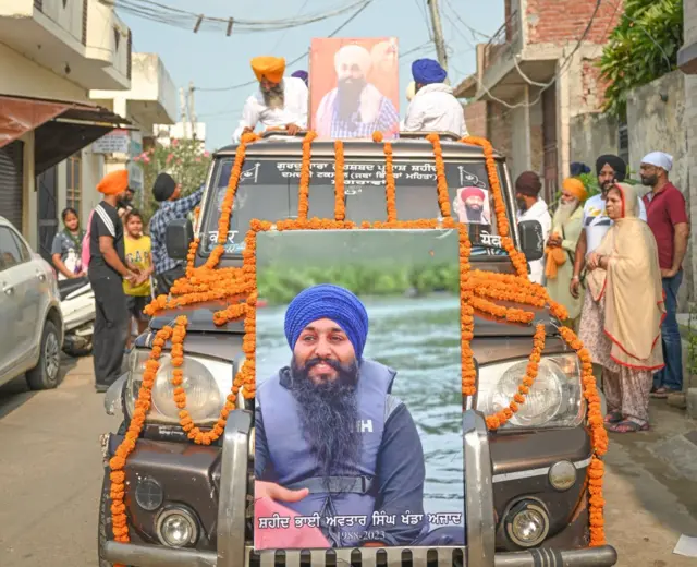 Avtar Singh Khanda's ashes after arriving in Punjab