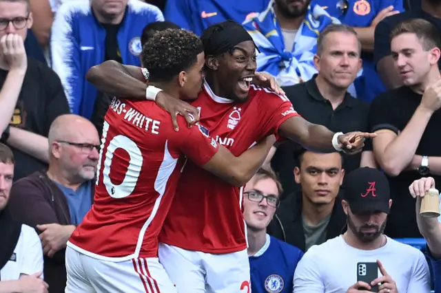 Anthony Elanga and Morgan Gibbs-White celebrate together