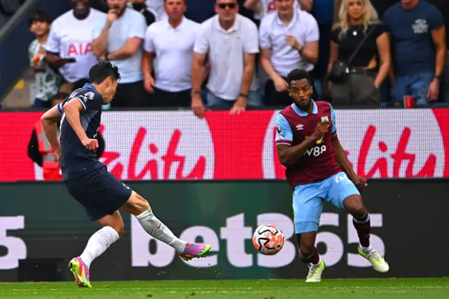 Son shoots, scoring the fourth goal for his team