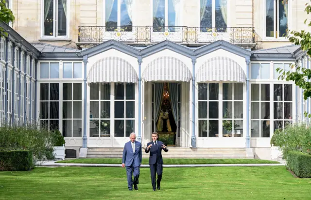 King Charles and Macron in the garden of the British Ambassador's Residence in Paris