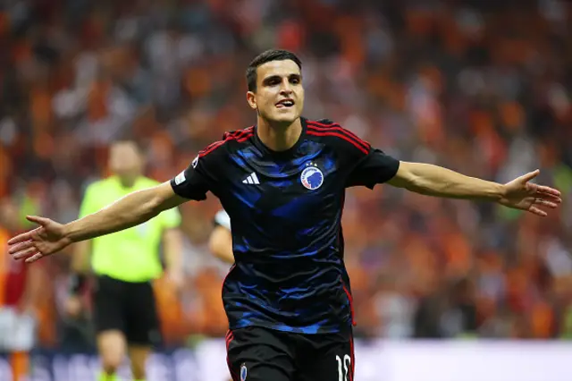 Elyounoussi celebrates after scoring