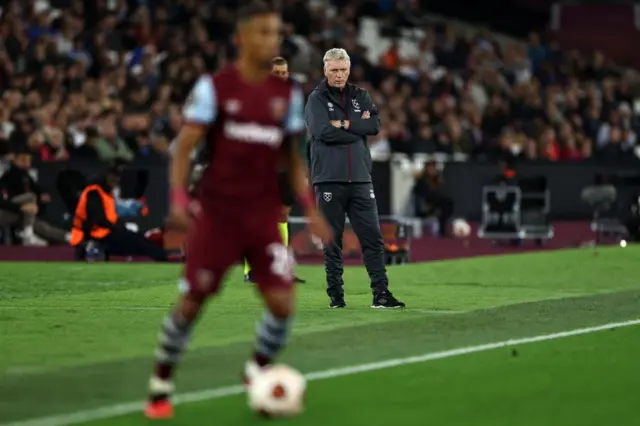 David Moyes watches on intently from the sidelines.