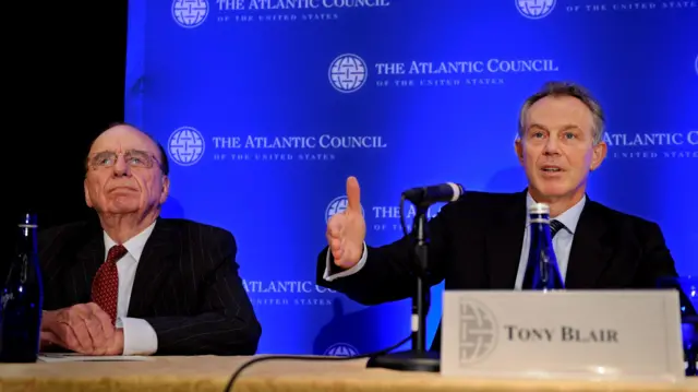 Tony Blair and Rupert Murdoch at a news conference in 2008