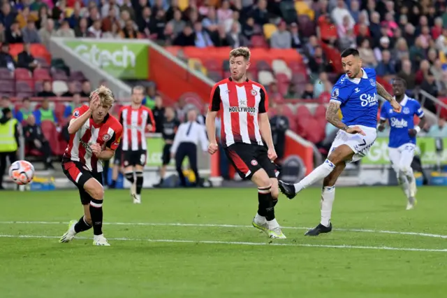 Dwight McNeil has a shot for Everton