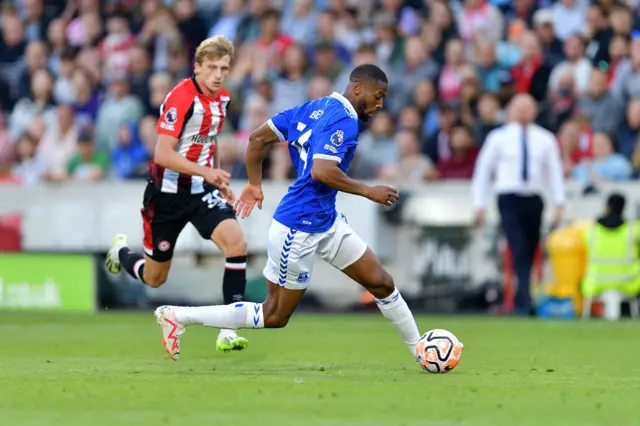 Beto with the ball for Everton