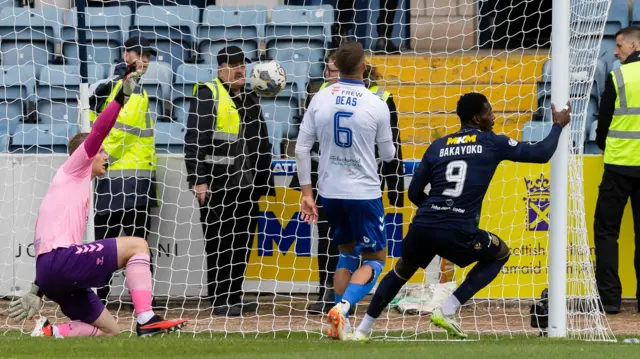 Amadou Bakayoko celebrates