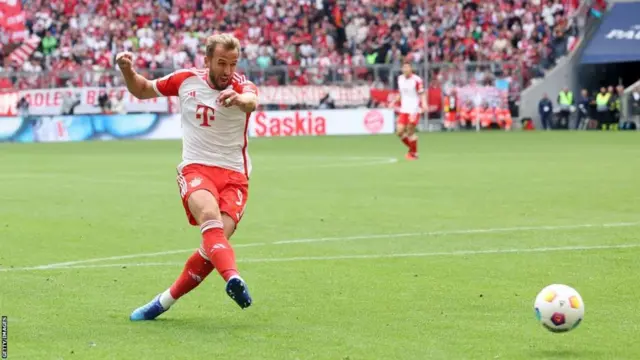 Harry Kane scores a penalty for Bayern