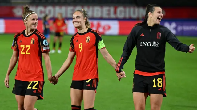 Tessa Wullaert (centre) celebrates with Belgium