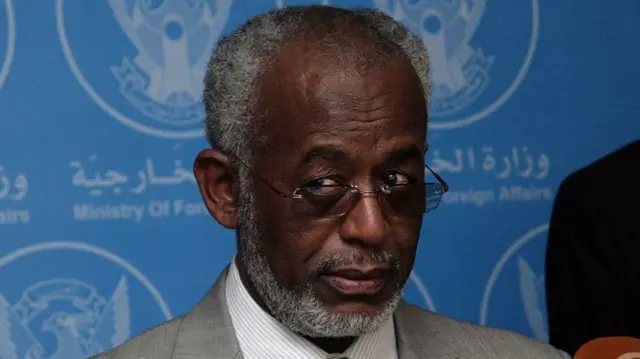 Sudanese Foreign Minister Ali Ahmed Karti speaks during a press conference in Khartoum on December 28, 2014.