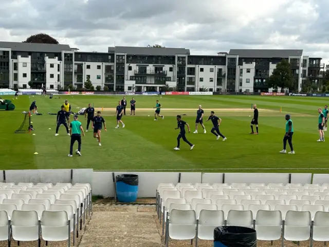 Kent players warm up