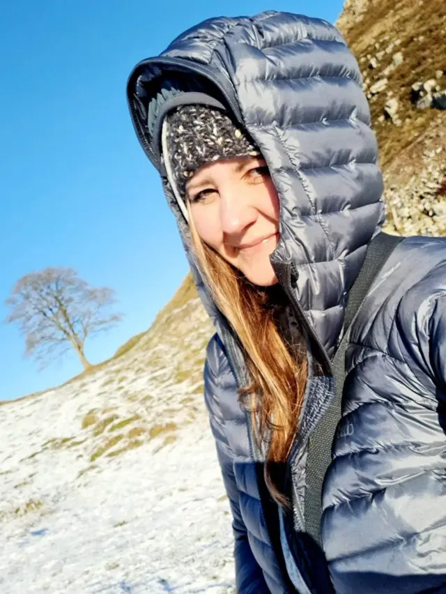 Lorraine Jones at the Sycamore Gap tree