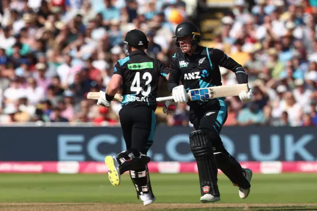 Finn Allen and Tim Seifert runs between the wickets