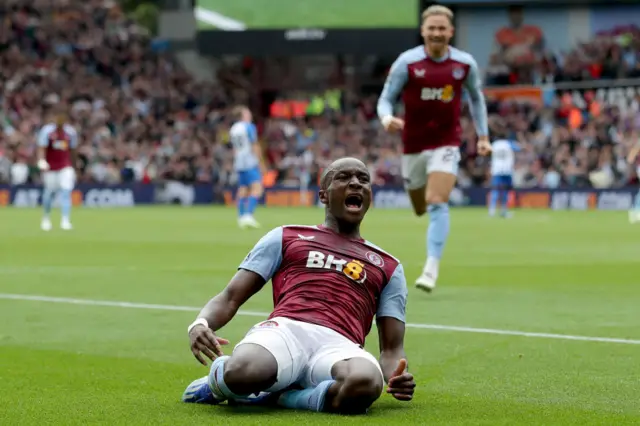 Moussa Diaby celebrates