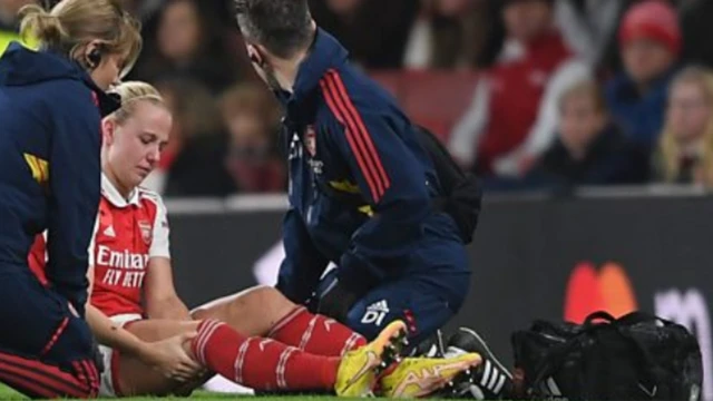 Arsenal's Beth Mead receives treatment