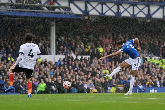 Dominic Calvert-Lewin shoots