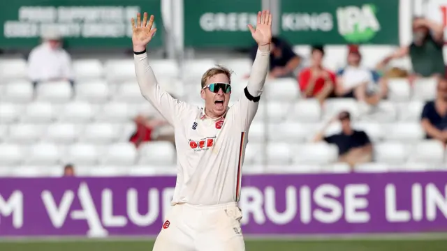 Simon Harmer takes a wicket