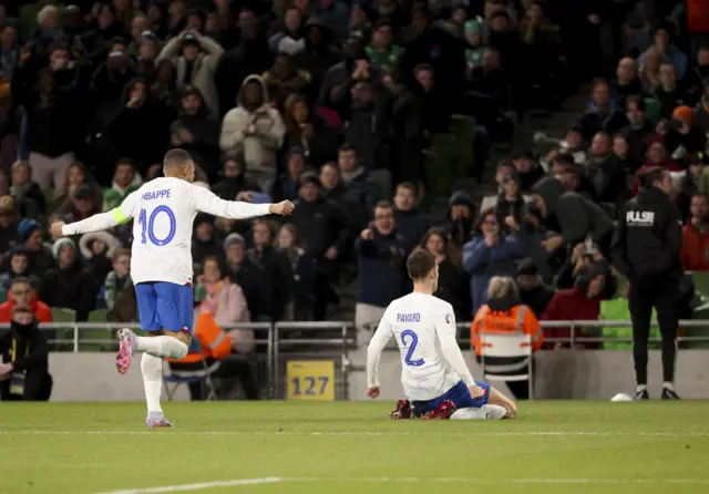 Benjamin Pavard & Kylian Mbappe