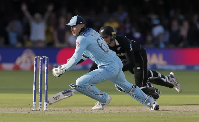 Jos Buttler running out Martin Guptil to win the 2019 World Cup for England