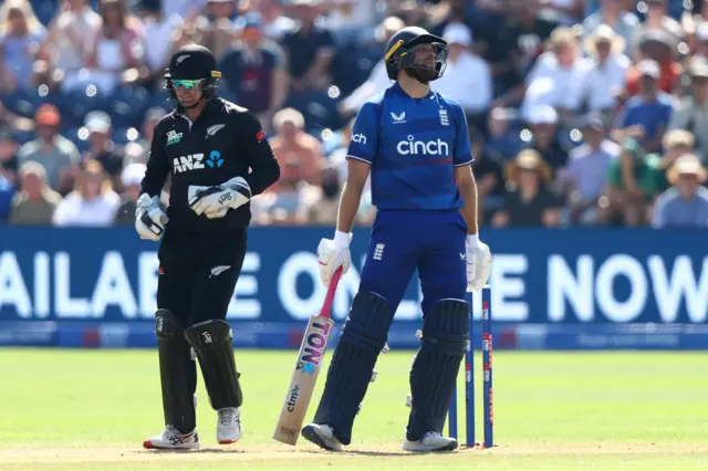 Dawid Malan looks dejected