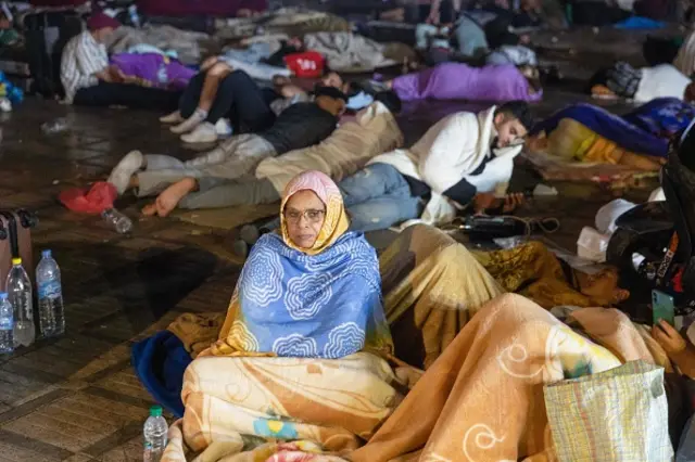 People spent the night on the ground outside in Marrakesh, 8 September 2023