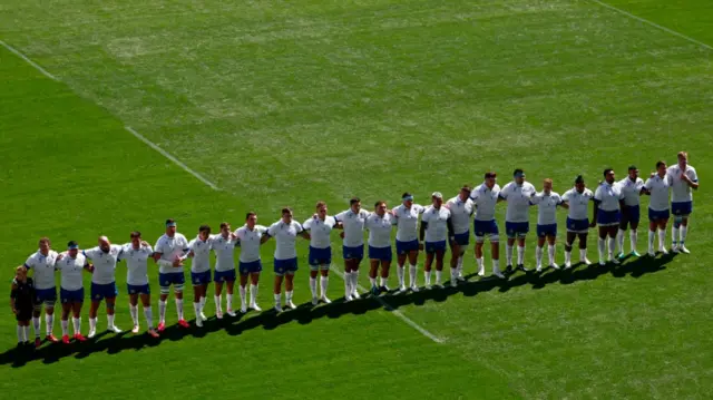 Italy sing the national anthem