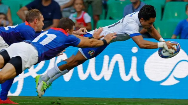 Ange Capuozzo scores for Italy
