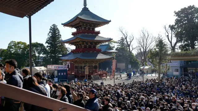 Parties and celebrations across the world ring in 2024 - BBC News