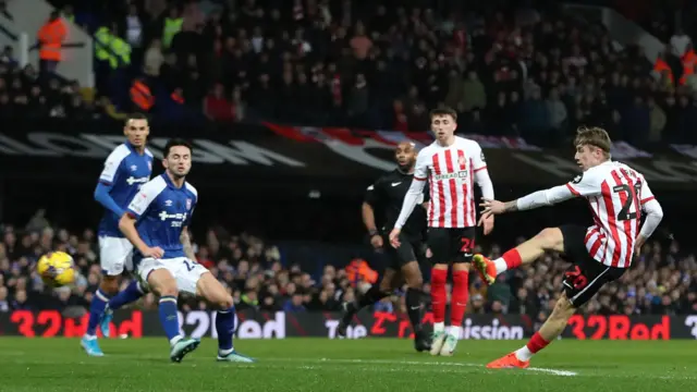 Jack Clarke scores for Sunderland