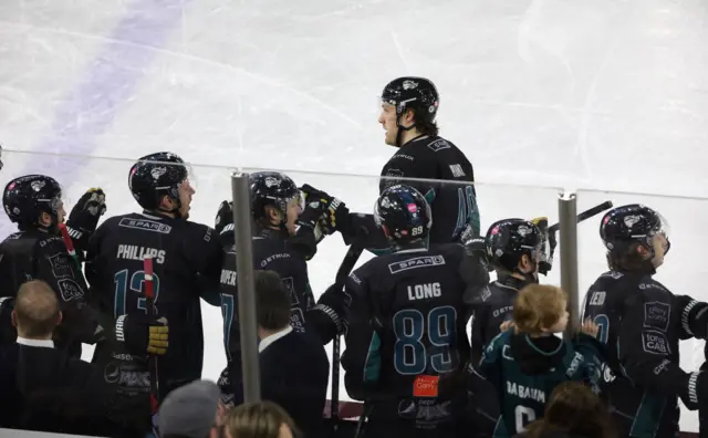 Giants celebrate scoring