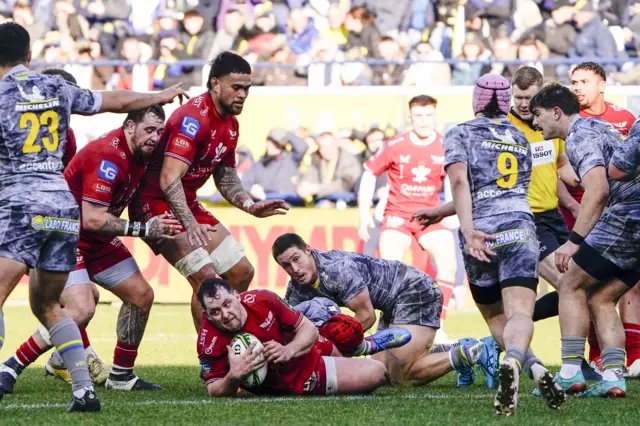 Ryan Elias for Scarlets against Clermont