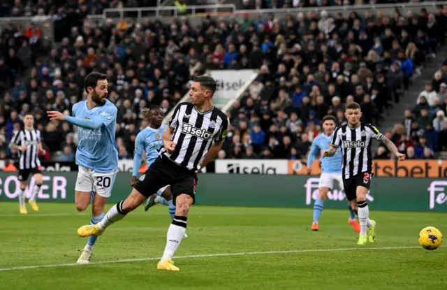 Bernardo Silva scores for Man City